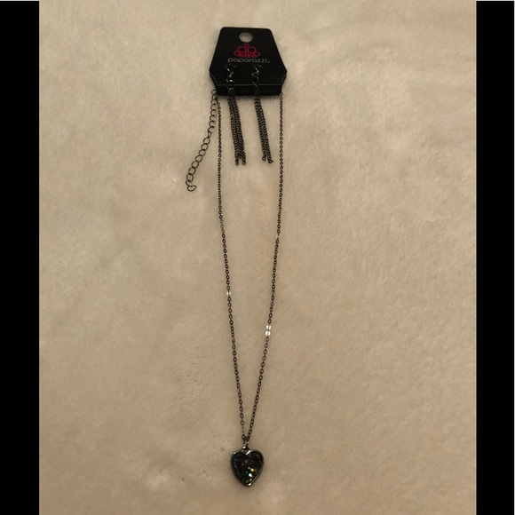 Paparazzi Pitter Patter goes my heart purple necklace with earrings